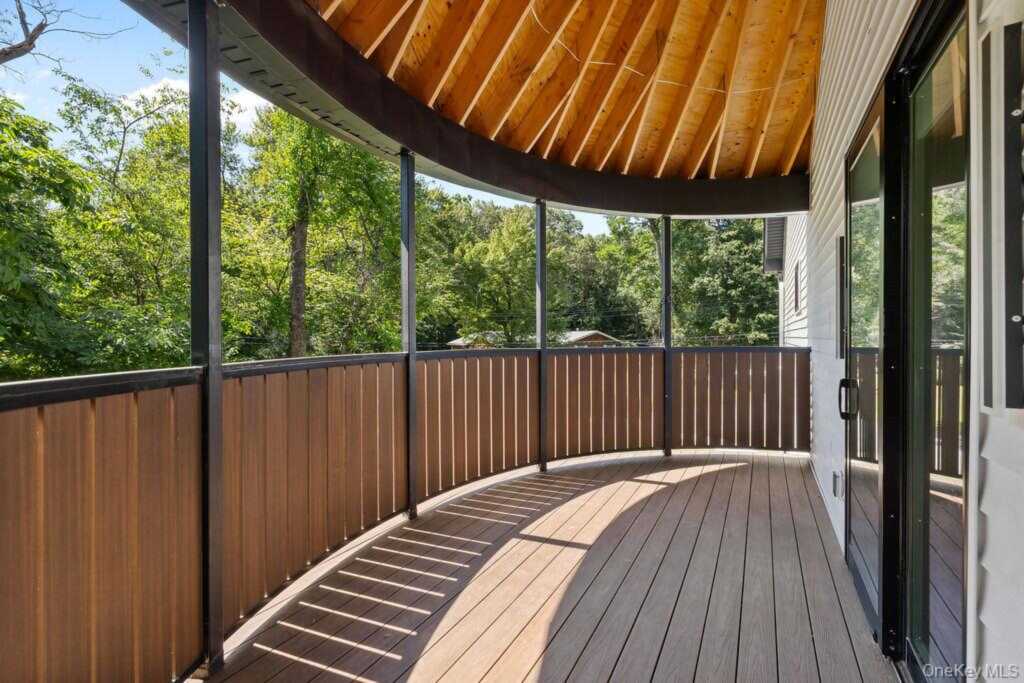 9 Wendover Lane, Suffern, NY 10901 - Photo 30 of 44