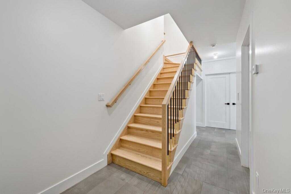 9 Wendover Lane, Suffern, NY 10901 - Photo 31 of 44