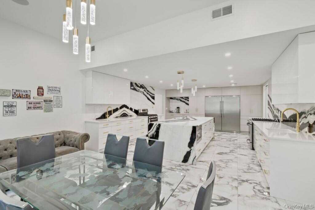 9 Wendover Lane, Suffern, NY 10901 - Photo 6 of 44