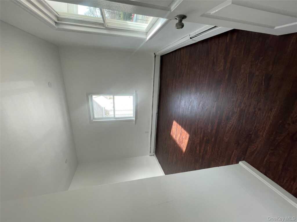 70 Dobbs Ferry Road, White Plains, NY 10607 - Photo 13 of 26