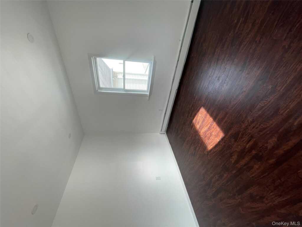 70 Dobbs Ferry Road, White Plains, NY 10607 - Photo 15 of 26