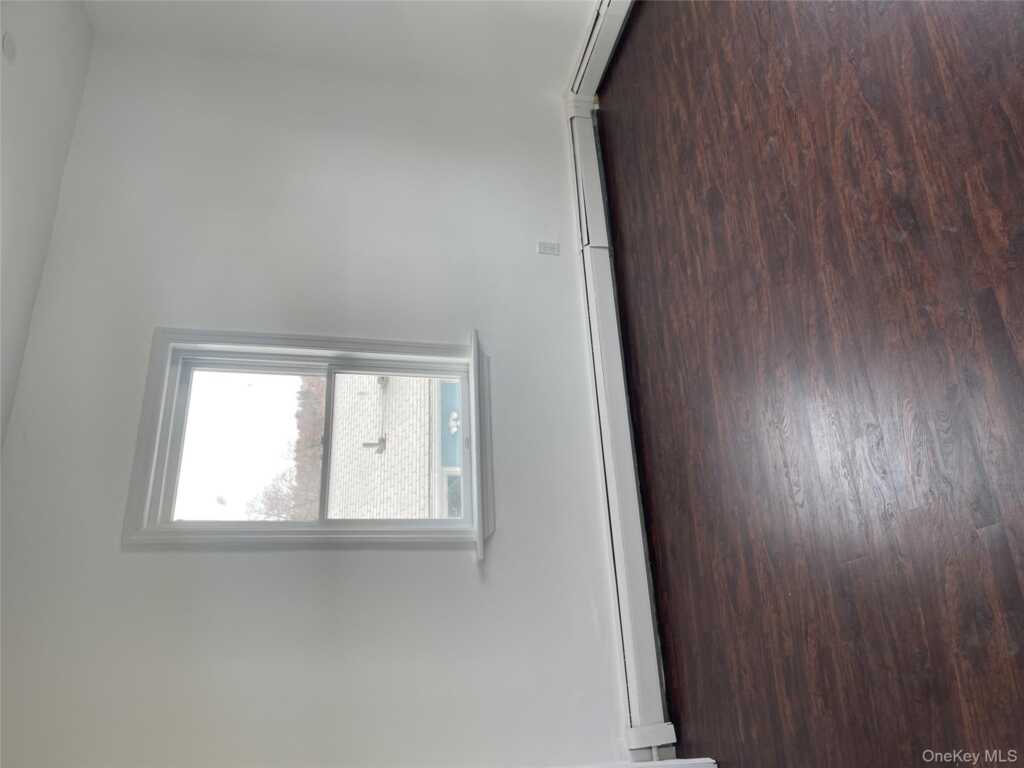 70 Dobbs Ferry Road, White Plains, NY 10607 - Photo 4 of 26