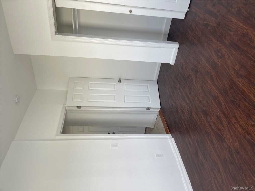 70 Dobbs Ferry Road, White Plains, NY 10607 - Photo 5 of 26