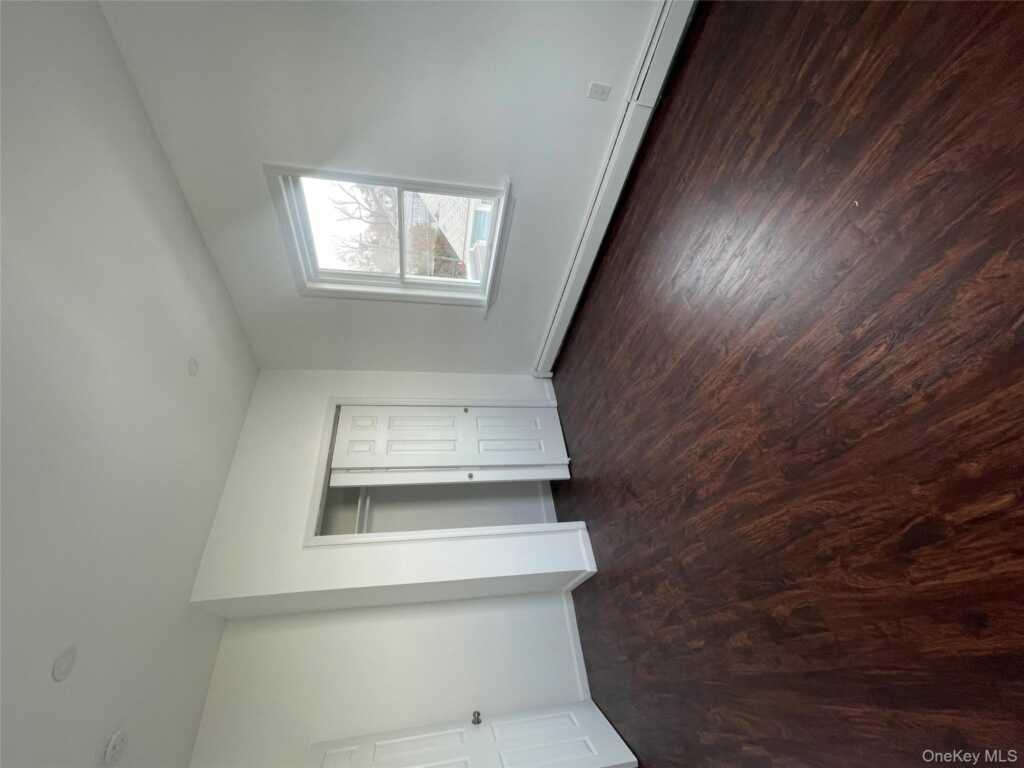 70 Dobbs Ferry Road, White Plains, NY 10607 - Photo 6 of 26