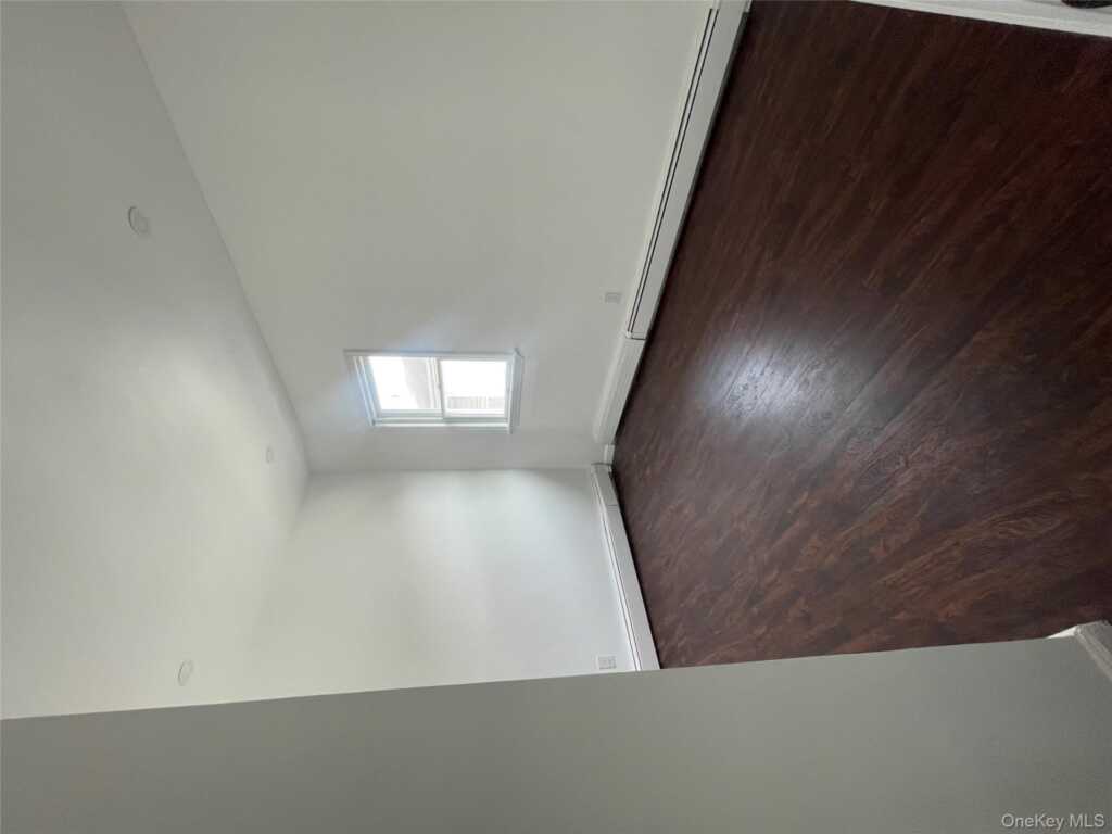 70 Dobbs Ferry Road, White Plains, NY 10607 - Photo 8 of 26