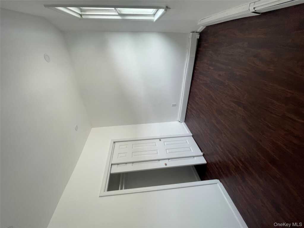 70 Dobbs Ferry Road, White Plains, NY 10607 - Photo 9 of 26