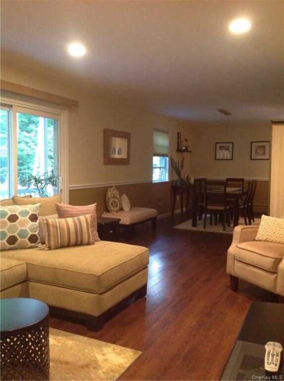 144 Doxbury Lane, Suffern, NY 10901 - Photo 3 of 10