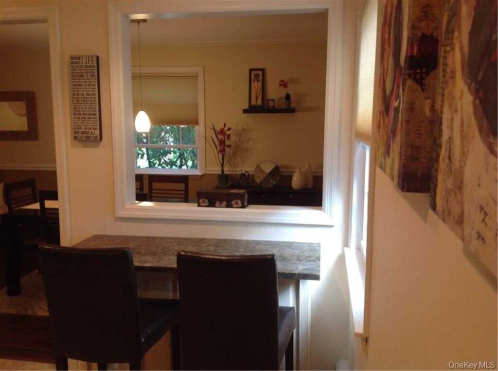 144 Doxbury Lane, Suffern, NY 10901 - Photo 7 of 10