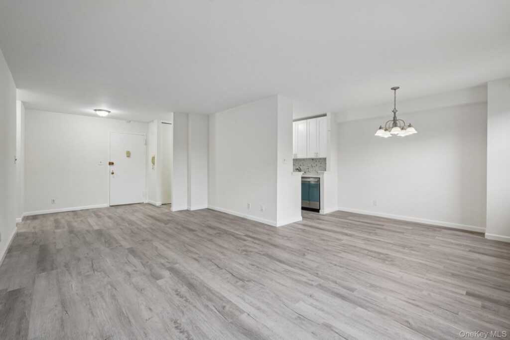 30 Lake Street, Unit #5G, White Plains, NY 10603 - Photo 4 of 22