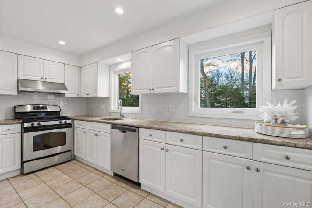 22 Old Orchard Road, Rye, NY 10573 - Photo 10 of 30