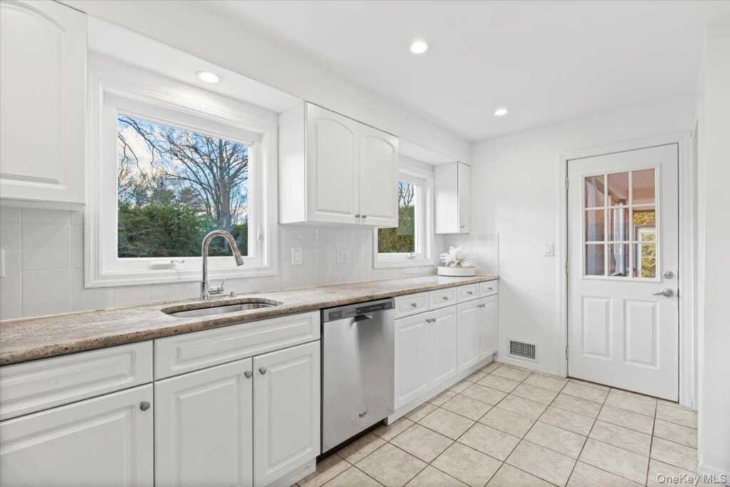 22 Old Orchard Road, Rye, NY 10573 - Photo 14 of 30