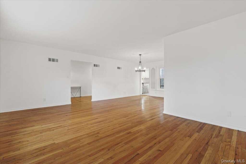 22 Old Orchard Road, Rye, NY 10573 - Photo 5 of 30