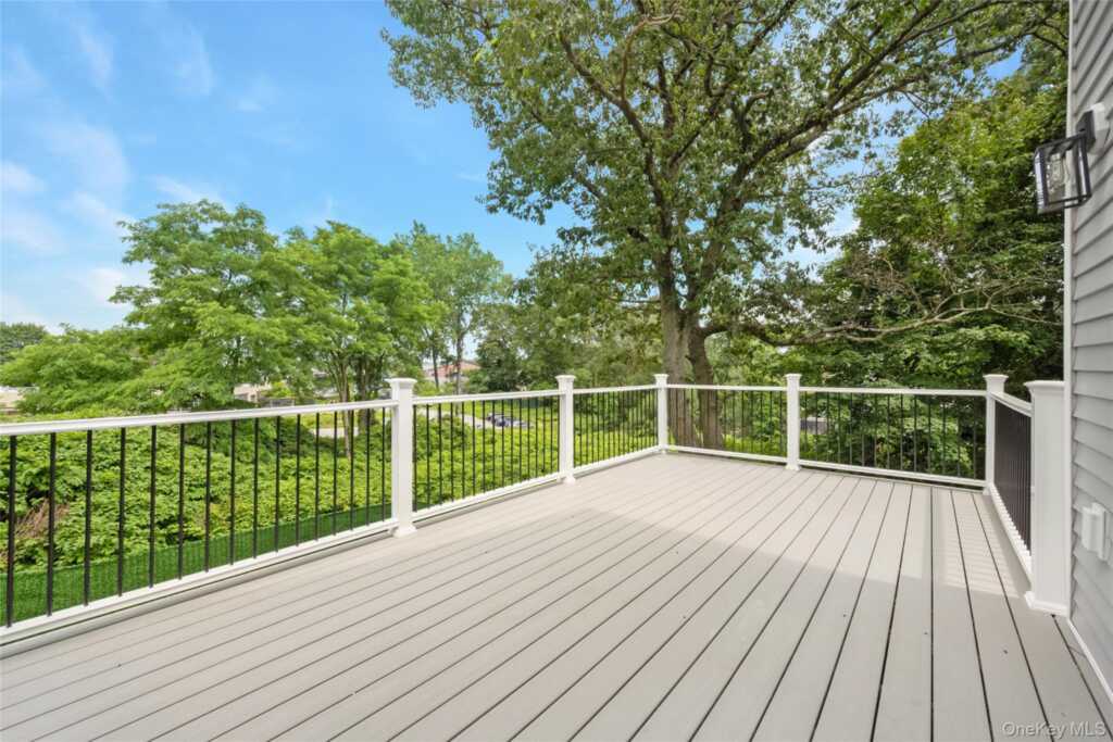 3 Sylvan Place, New Rochelle, NY 10801 - Photo 11 of 29