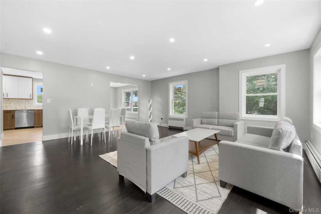 3 Sylvan Place, New Rochelle, NY 10801 - Photo 5 of 29