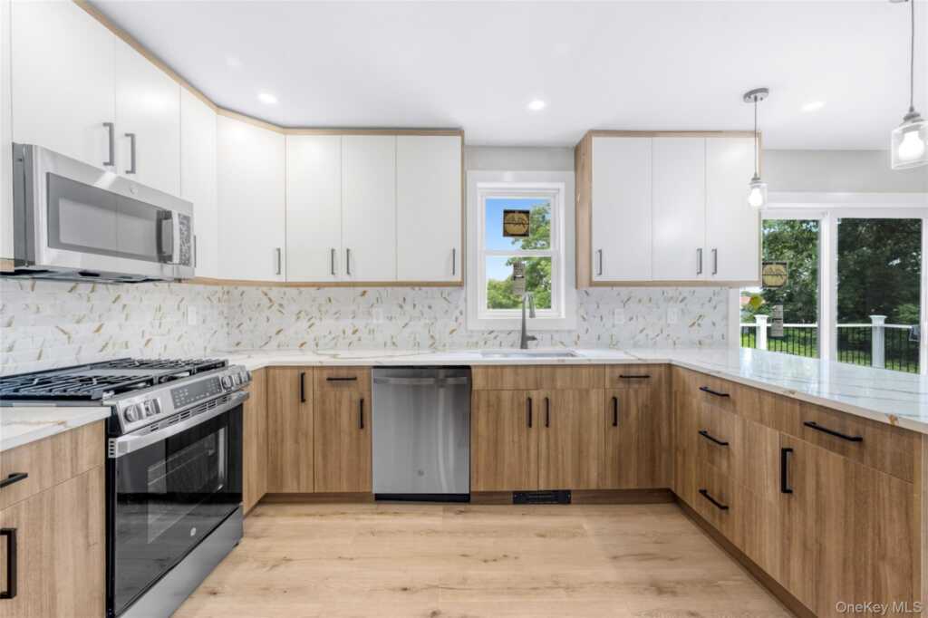 3 Sylvan Place, New Rochelle, NY 10801 - Photo 8 of 29