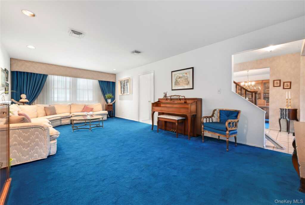 8 Jennifer Drive, New City, NY 10956 - Photo 13 of 35