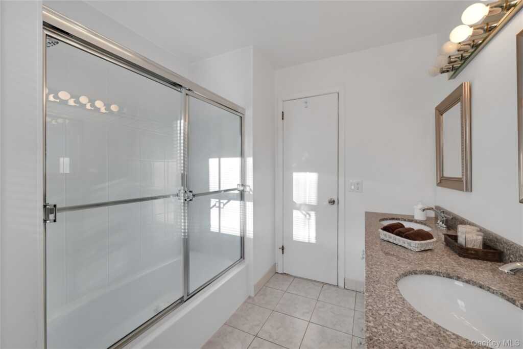 8 Jennifer Drive, New City, NY 10956 - Photo 24 of 35