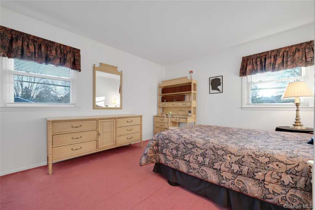 8 Jennifer Drive, New City, NY 10956 - Photo 25 of 35