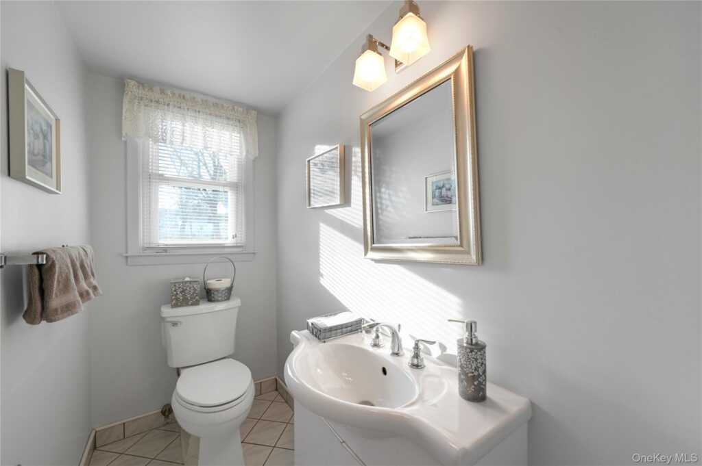 8 Jennifer Drive, New City, NY 10956 - Photo 9 of 35