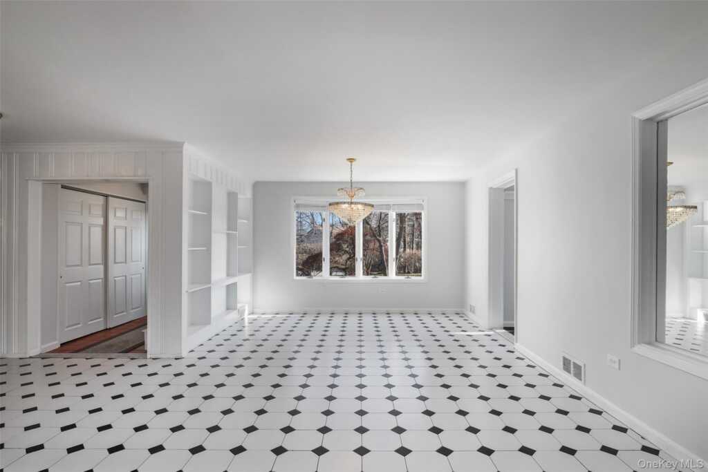 3 Oakridge Drive, Rye, NY 10573 - Photo 4 of 25