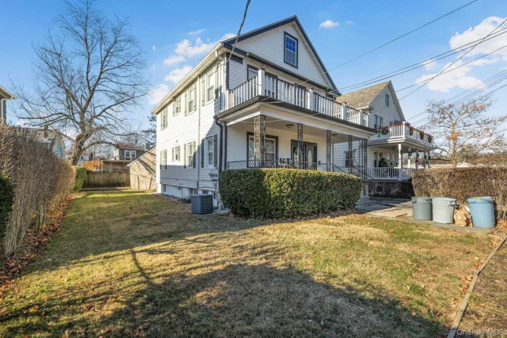 168 Stephenson Boulevard, New Rochelle, NY 10801 - Photo 3 of 22