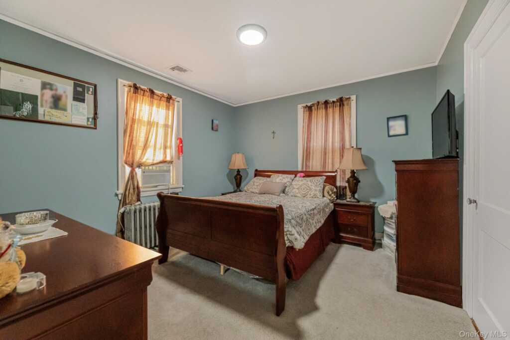 168 Stephenson Boulevard, New Rochelle, NY 10801 - Photo 9 of 22