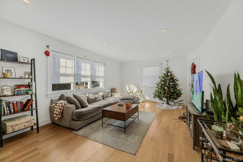 9 Lyons Place, New Rochelle, NY 10801 - Photo 24 of 28