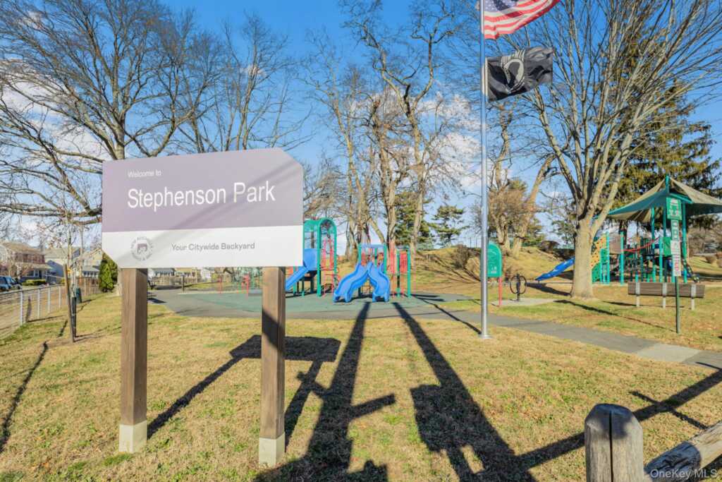 9 Lyons Place, New Rochelle, NY 10801 - Photo 27 of 28