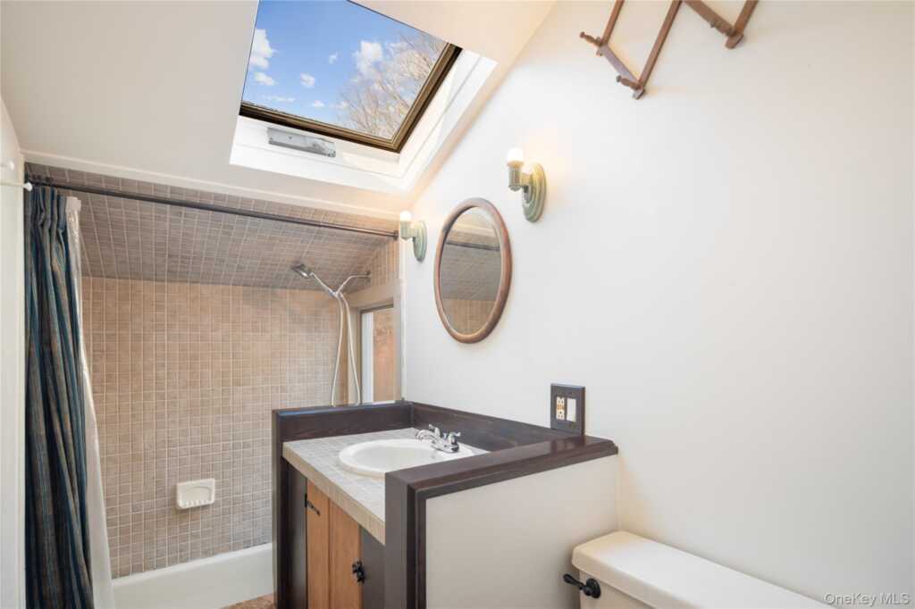 689 Mountain Road, New City, NY 10956 - Photo 10 of 28