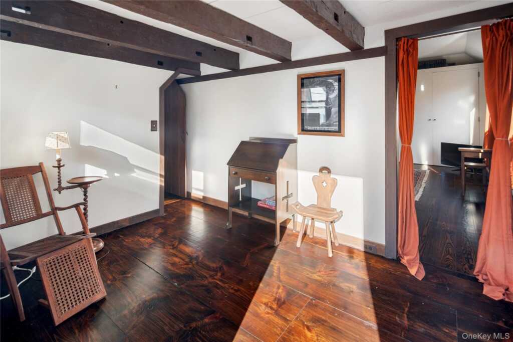 689 Mountain Road, New City, NY 10956 - Photo 11 of 28