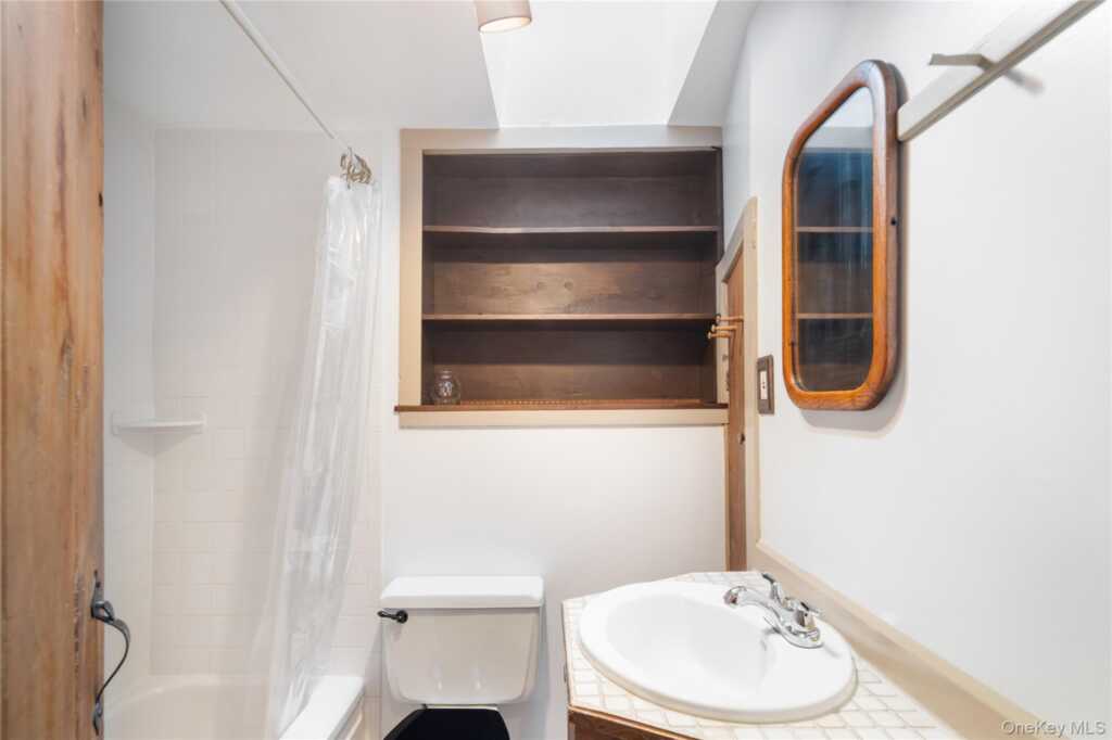 689 Mountain Road, New City, NY 10956 - Photo 15 of 28