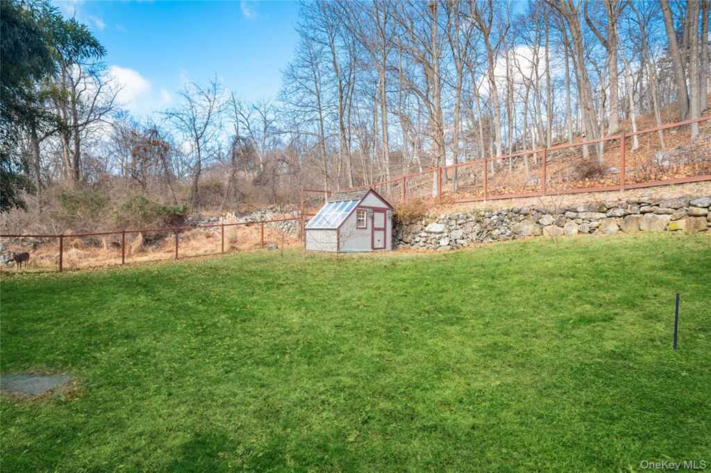 689 Mountain Road, New City, NY 10956 - Photo 22 of 28