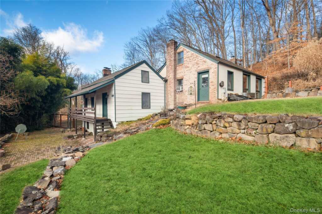 689 Mountain Road, New City, NY 10956 - Photo 25 of 28