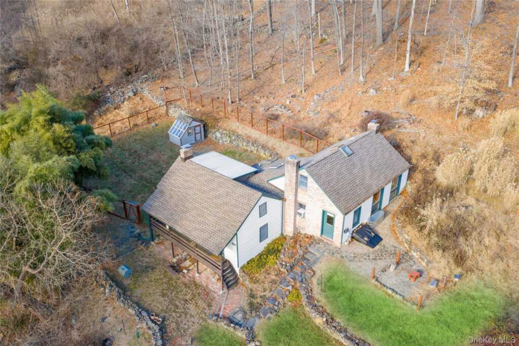 689 Mountain Road, New City, NY 10956 - Photo 27 of 28