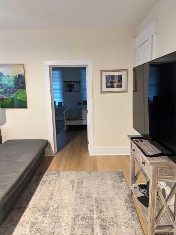 71 Longview Avenue, White Plains, NY 10605 - Photo 12 of 32