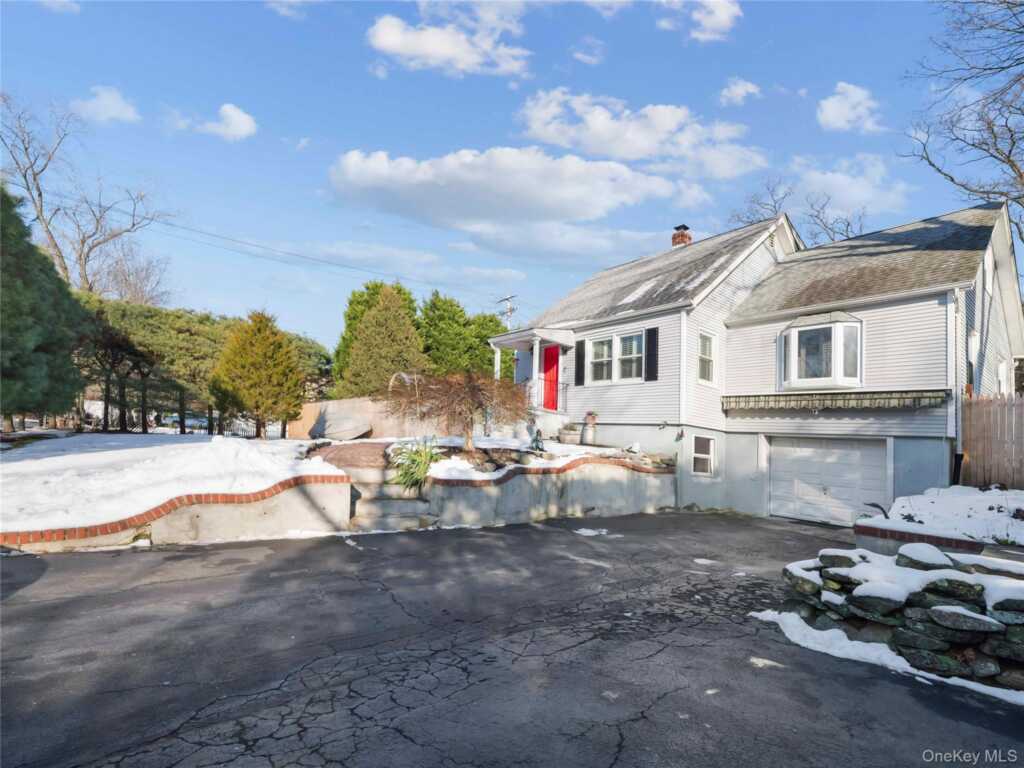 4 Goebel Road, New City, NY 10956 - Photo 3 of 32