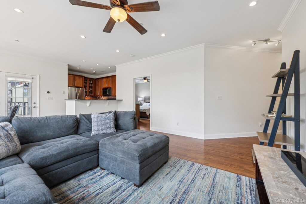 410 Westchester Avenue, Unit #202, Rye, NY 10573 - Photo 7 of 26