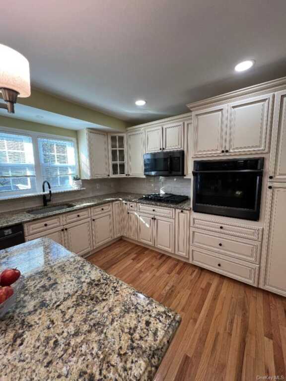 1 Bristol Court, New City, NY 10956 - Photo 10 of 33