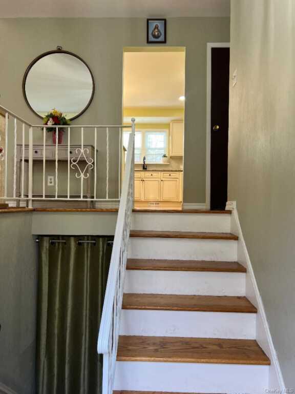 1 Bristol Court, New City, NY 10956 - Photo 17 of 33