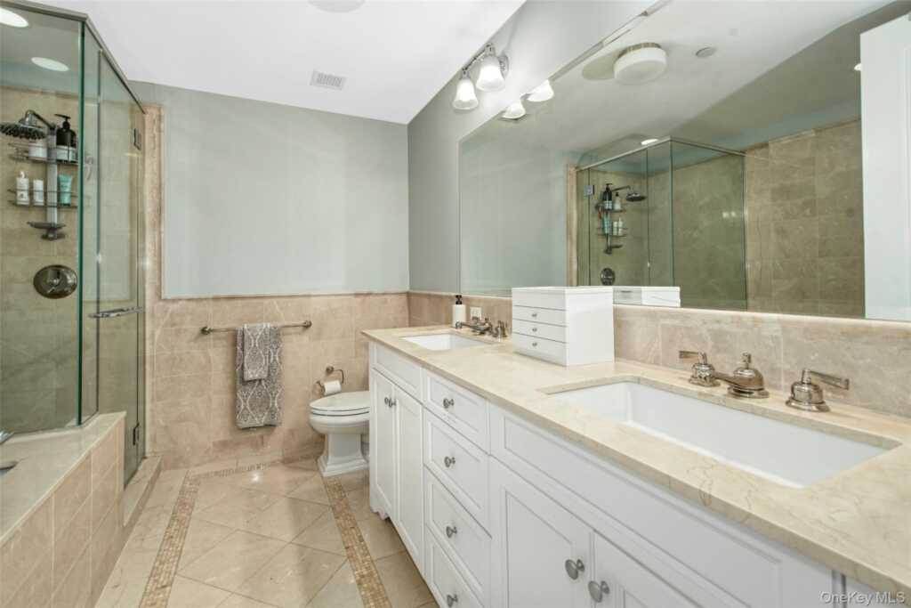 10 City Place, Unit #PH4C, White Plains, NY 10601 - Photo 18 of 38