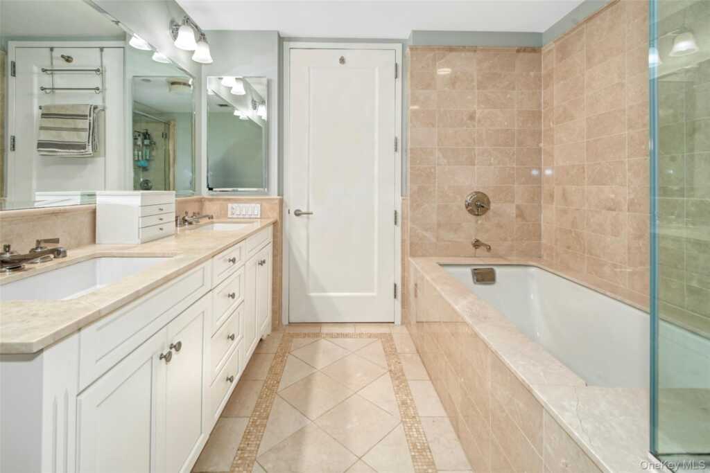 10 City Place, Unit #PH4C, White Plains, NY 10601 - Photo 19 of 38