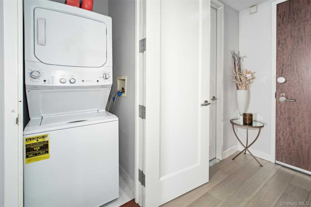 10 City Place, Unit #PH4C, White Plains, NY 10601 - Photo 24 of 38