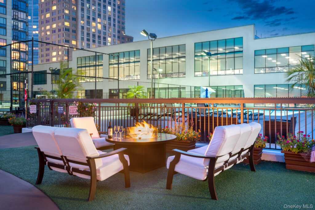 10 City Place, Unit #PH4C, White Plains, NY 10601 - Photo 29 of 38