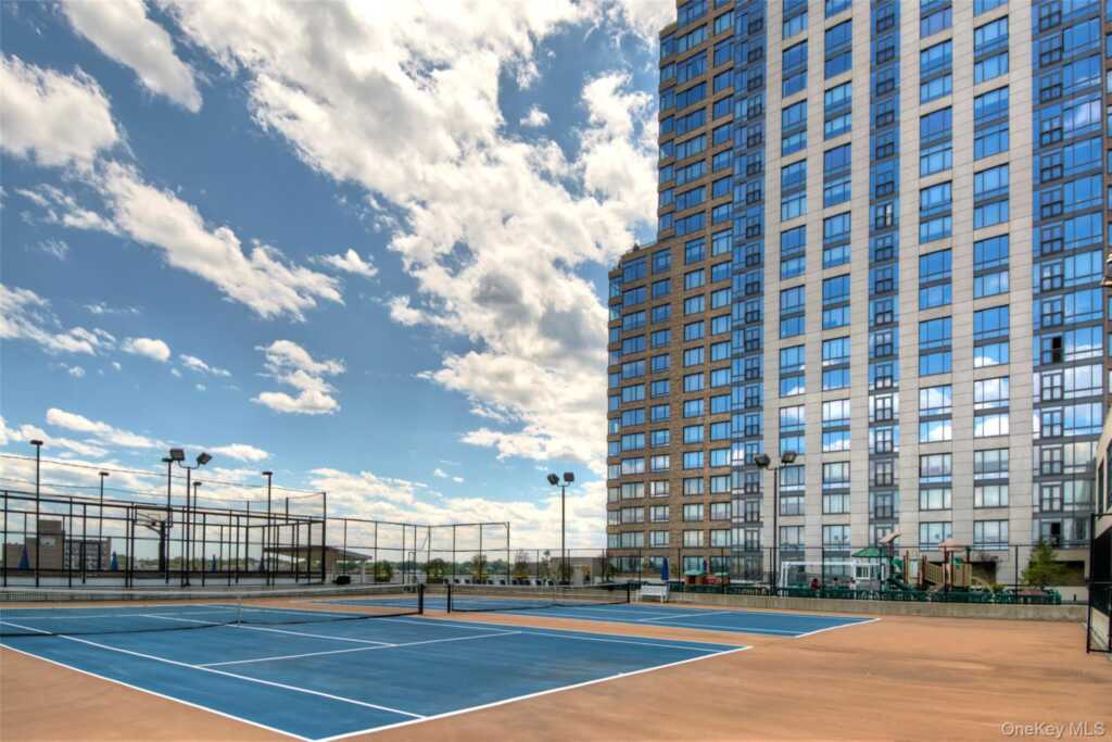 10 City Place, Unit #PH4C, White Plains, NY 10601 - Photo 31 of 38