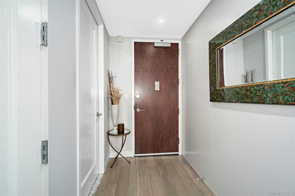 10 City Place, Unit #PH4C, White Plains, NY 10601 - Photo 5 of 38