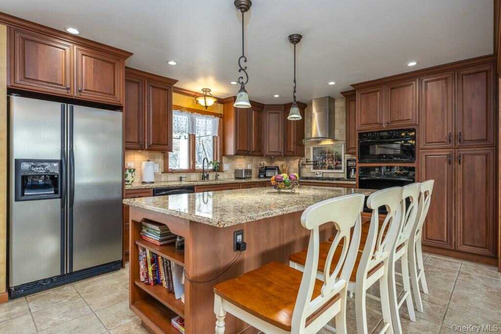 9 Georgian Drive, Stony Point, NY 10980 - Photo 12 of 36