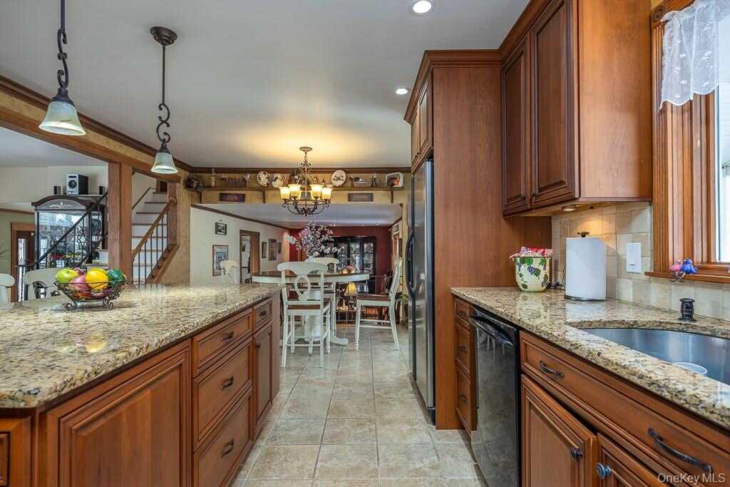 9 Georgian Drive, Stony Point, NY 10980 - Photo 15 of 36