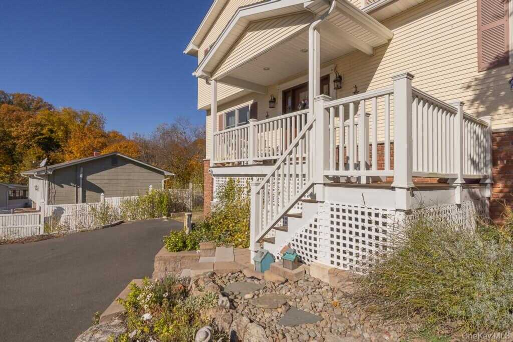 9 Georgian Drive, Stony Point, NY 10980 - Photo 8 of 36