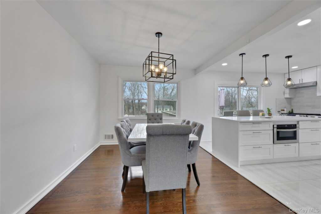 8 Jodi Lane, New City, NY 10956 - Photo 11 of 37