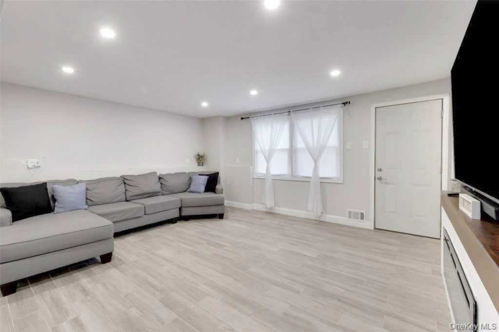 8 Jodi Lane, New City, NY 10956 - Photo 25 of 37